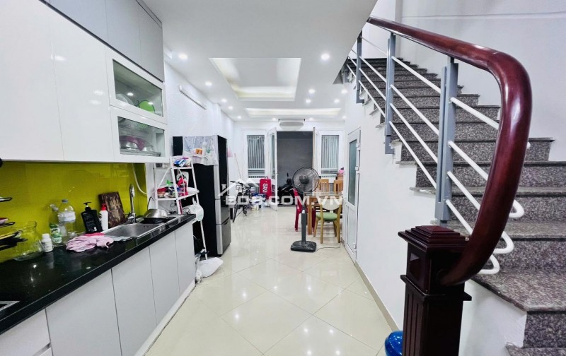 Nhà Thái Hà - Trung Liệt, 5tầng, MT4m, 40m2 sáng - đẹp sẵn ở